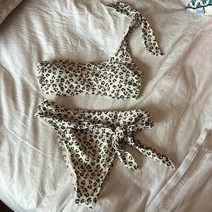 Abercrombie Cheetah One Shoulder Bikini